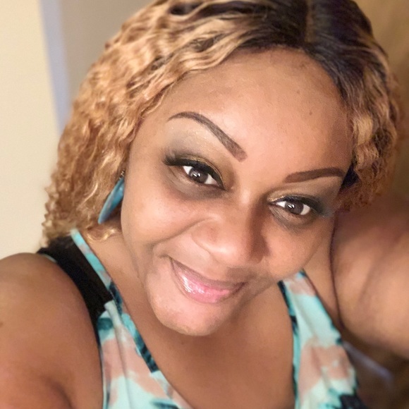 Meet your Posher, Tracy - Picture 2 of 5